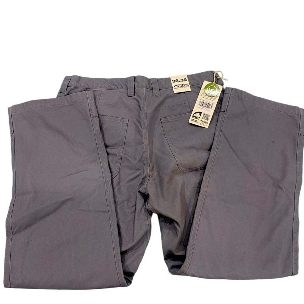 NWT men’s mountain Khakis 38x32